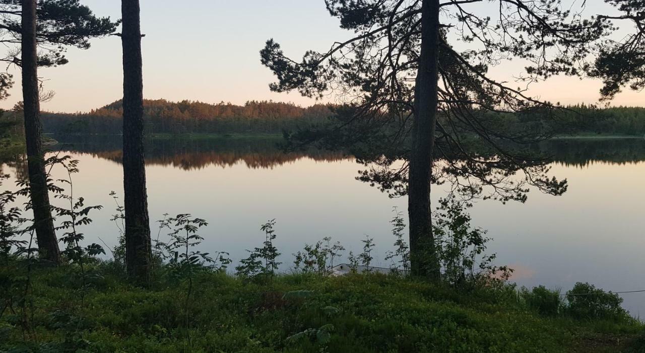 Cozy Cottage In The Woods, Near Dyreparken In Kristiansand, Lake Lolandsvannet Ovrebo Eksteriør billede